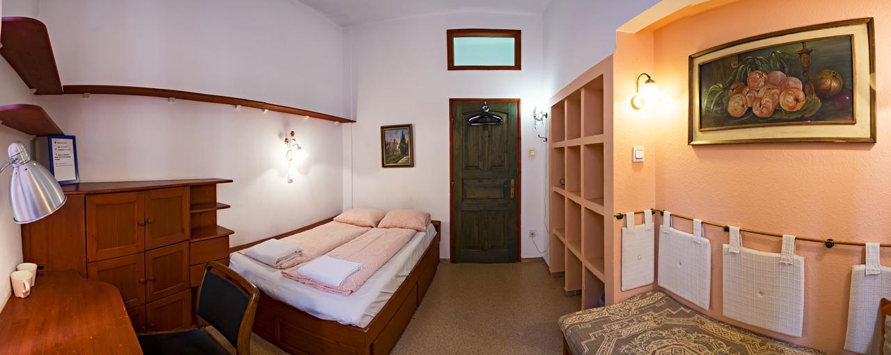 Santico Art Hotel And Hostel Budapest Exterior photo