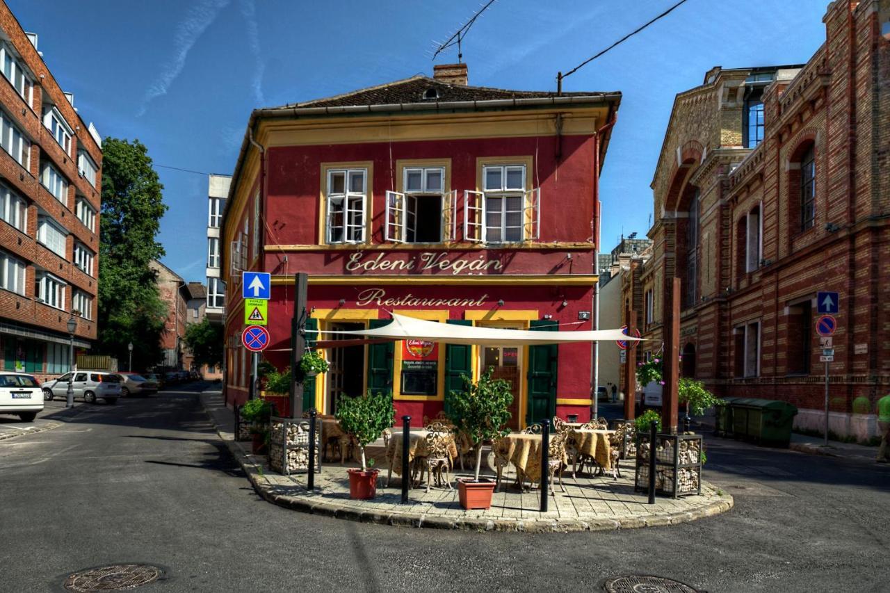 Santico Art Hotel And Hostel Budapest Exterior photo