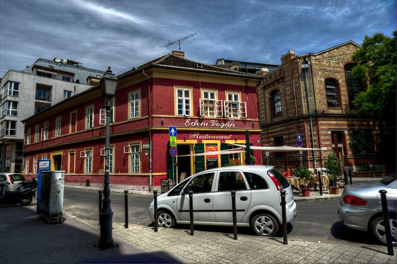 Santico Art Hotel And Hostel Budapest Exterior photo